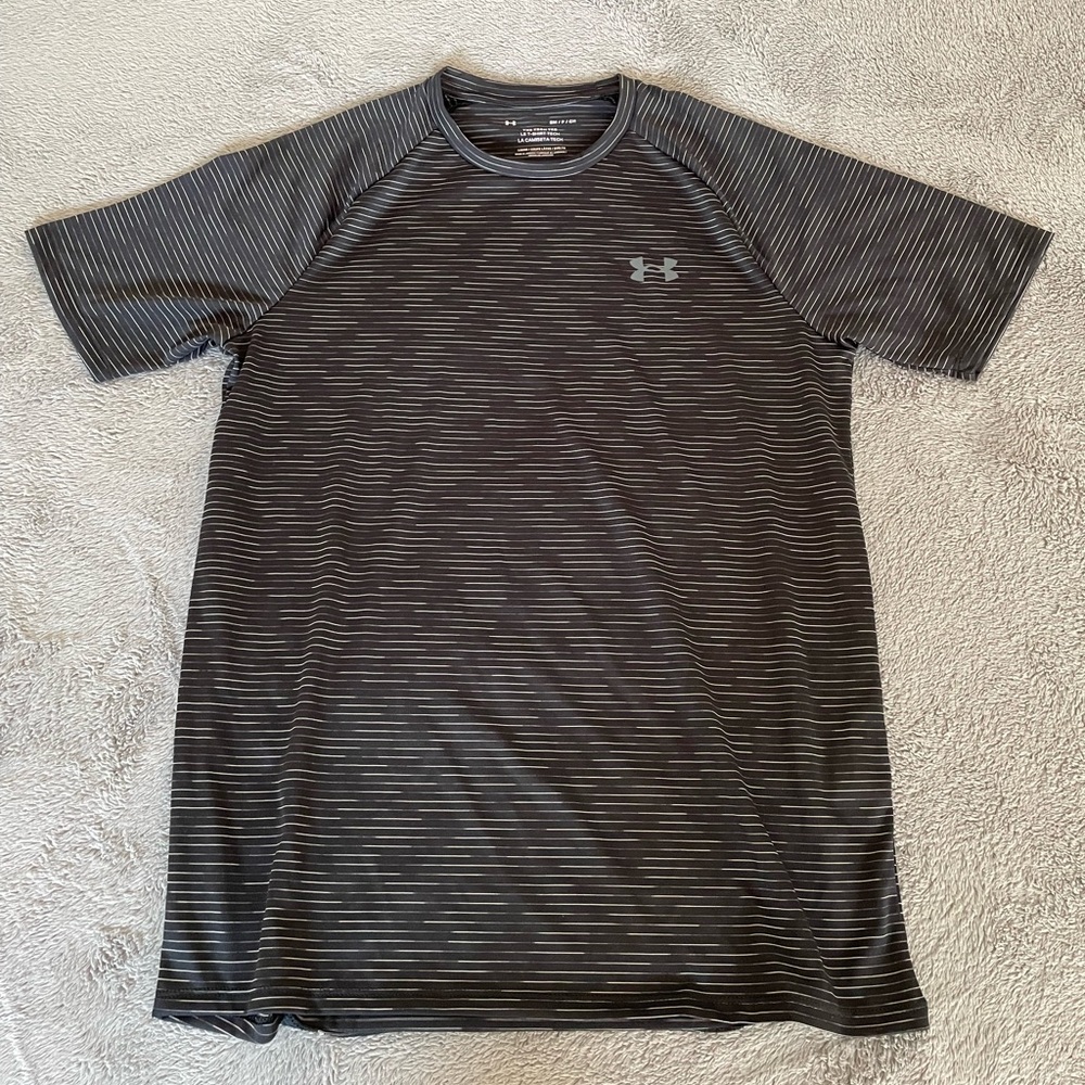 Under armor tech shirt, men’s small